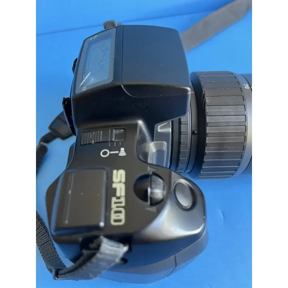 Pentax SF10 35mm SLR Film Camera with Takumar-F Zoom 1:4-5.6 70-200mm Untested
